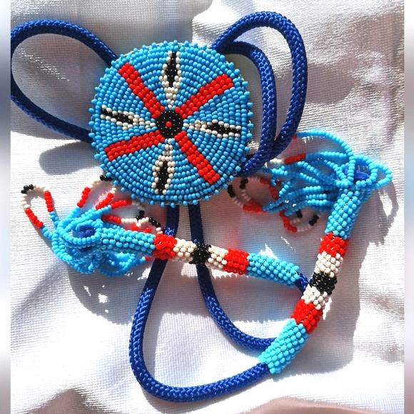 Vintage breaded bolo tie - Picture 4 of 4